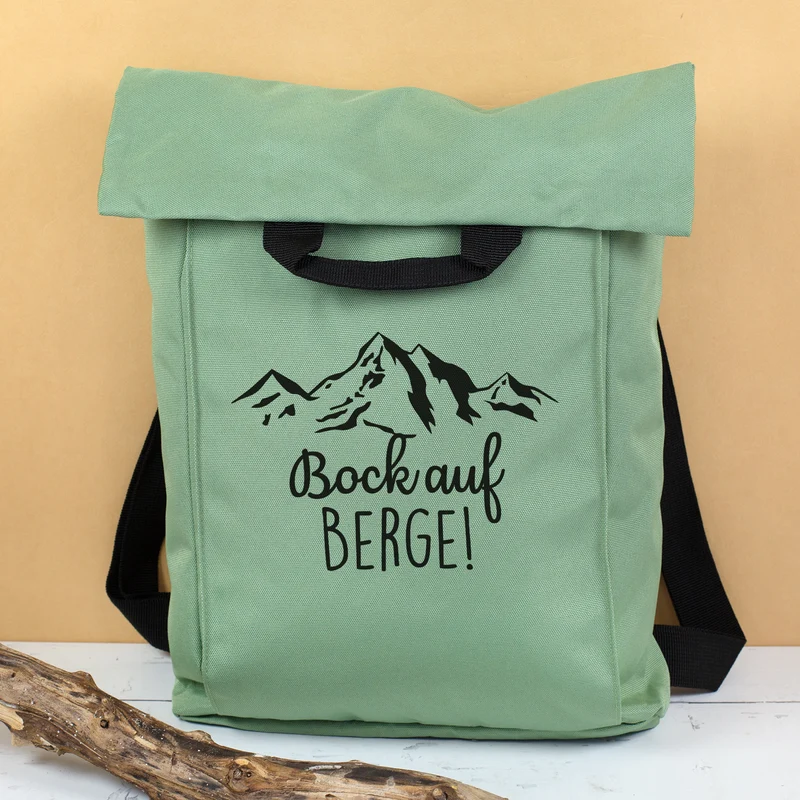 2-in-1 Rucksack & Tasche personalisiert mit Wunschtext | Geschenk mit Berg Motiv für Wandern & Urlaub