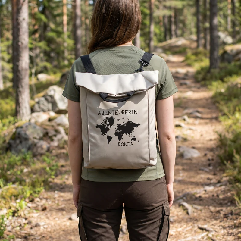 Leichter 2-in-1 Rucksack & Tasche personalisiert mit Wunschtext und Name | Weltkarte Motiv für Reise