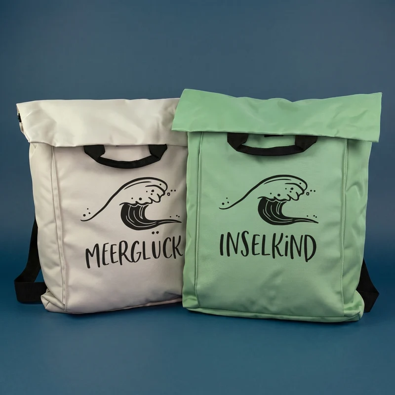 2-in-1 Rucksack & Tasche personalisiert mit Wunschtext und Wellenmotiv für Strand, Wandern & Urlaub