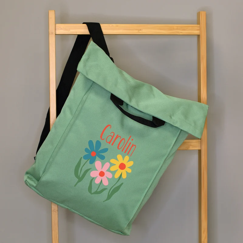 Leichter 2-in-1 Rucksack personalisiert mit Name und Blumen | Geschenk für Frauen, Wandern & Urlaub