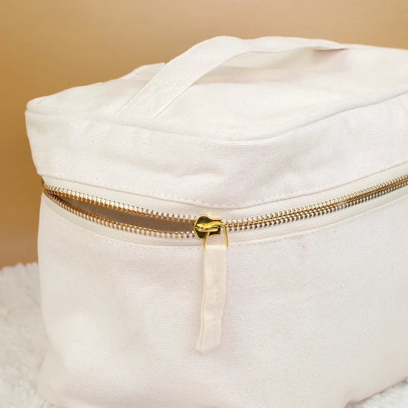 Kosmetiktasche personalisiert mit Name & Seerose | Kulturbeutel aus Baumwolle Geschenkidee