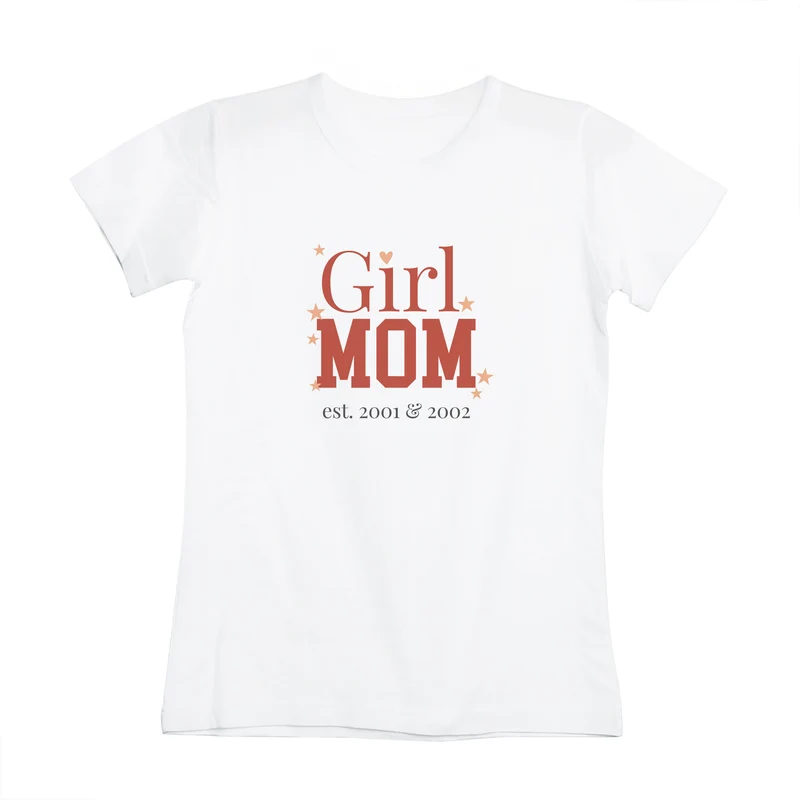 Damen T-Shirt 'Girl Mom' personalisiert mit Jahreszahl in Weiß | Geschenk zur Geburt & Muttertag