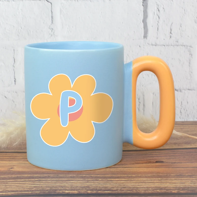 Personalisierte Tasse mit Blume & Initiale | Bunter Porzellan Kaffeebecher von Ritzenhoff & Breker