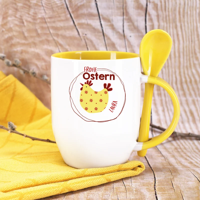 Personalisierte Löffeltasse 'Frohe Ostern' mit Name & gelbem Löffel | Osterbecher 300 ml mit Huhn