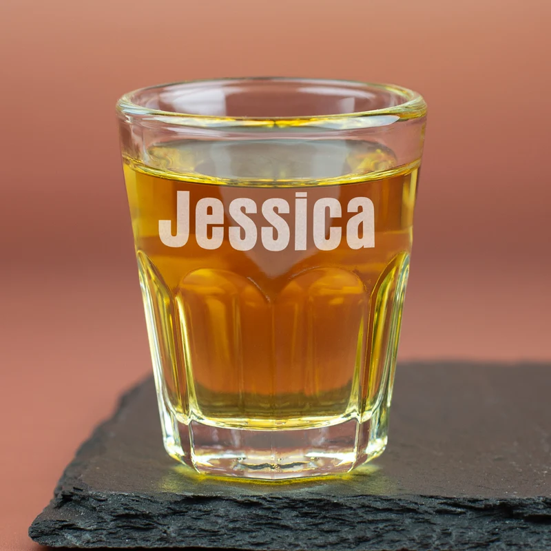 Leonardo Schnapsglas mit Gravur des Namens | Personalisiertes Stamper-Glas für Genießer 5cl
