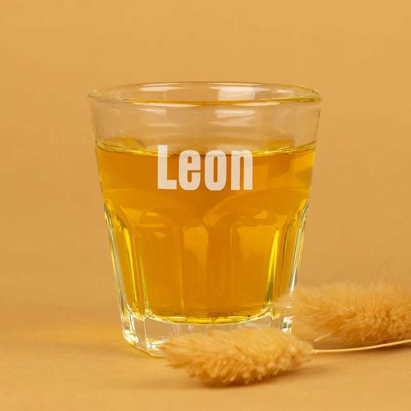 Leonardo Schnapsglas mit Gravur des Namens | Personalisiertes Stamper-Glas für Genießer 5cl