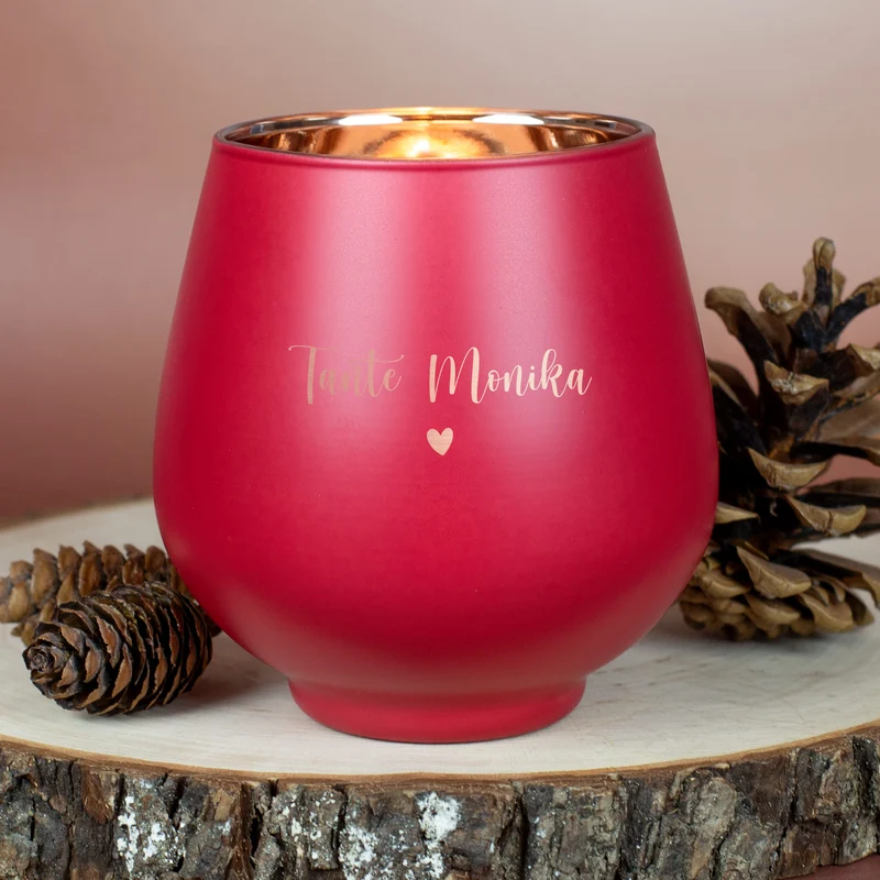 Personalisiertes Windlicht zu Weihnachten graviert mit Name & Herzmotiv in Rot oder Grün