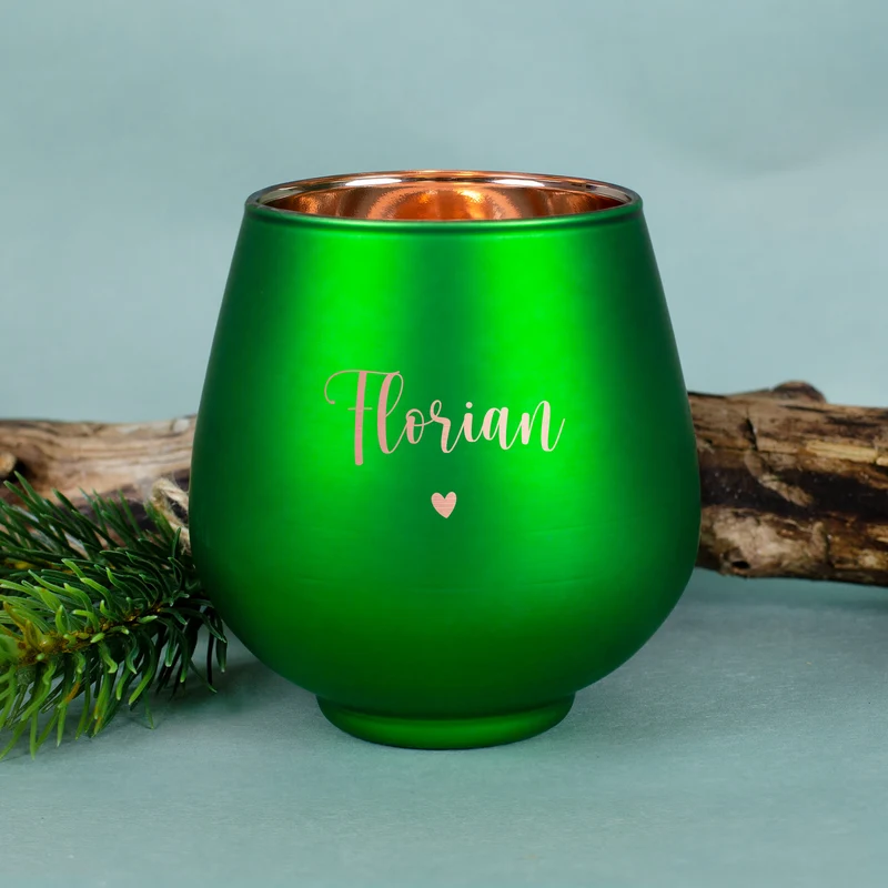 Personalisiertes Windlicht zu Weihnachten graviert mit Name & Herzmotiv in Rot oder Grün