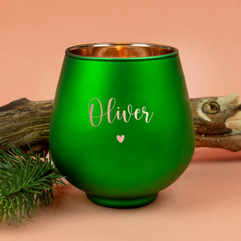 Personalisiertes Windlicht zu Weihnachten graviert mit Name & Herzmotiv in Rot oder Grün