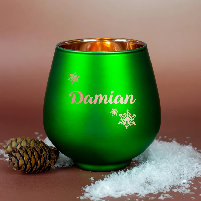 Personalisiertes Windlicht zu Weihnachten graviert mit Name & Schneeflockenmotiv in Rot oder Grün