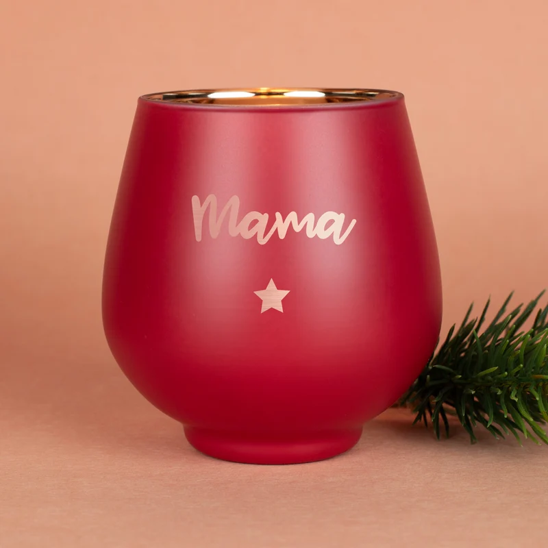 Personalisiertes Windlicht zu Weihnachten graviert mit Name & Sternmotiv in Rot oder Grün