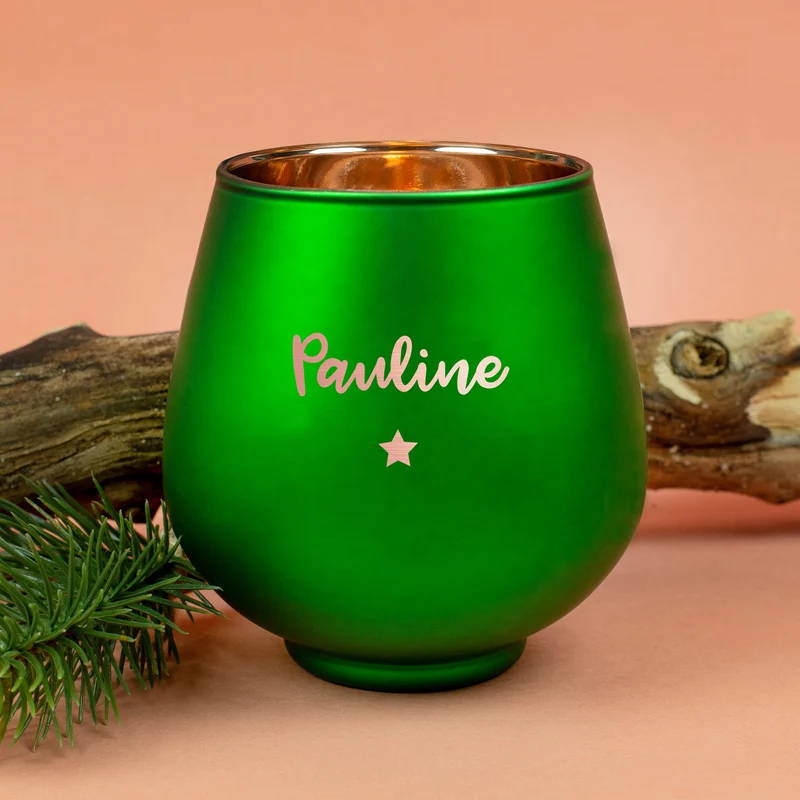Personalisiertes Windlicht zu Weihnachten graviert mit Name & Sternmotiv in Rot oder Grün