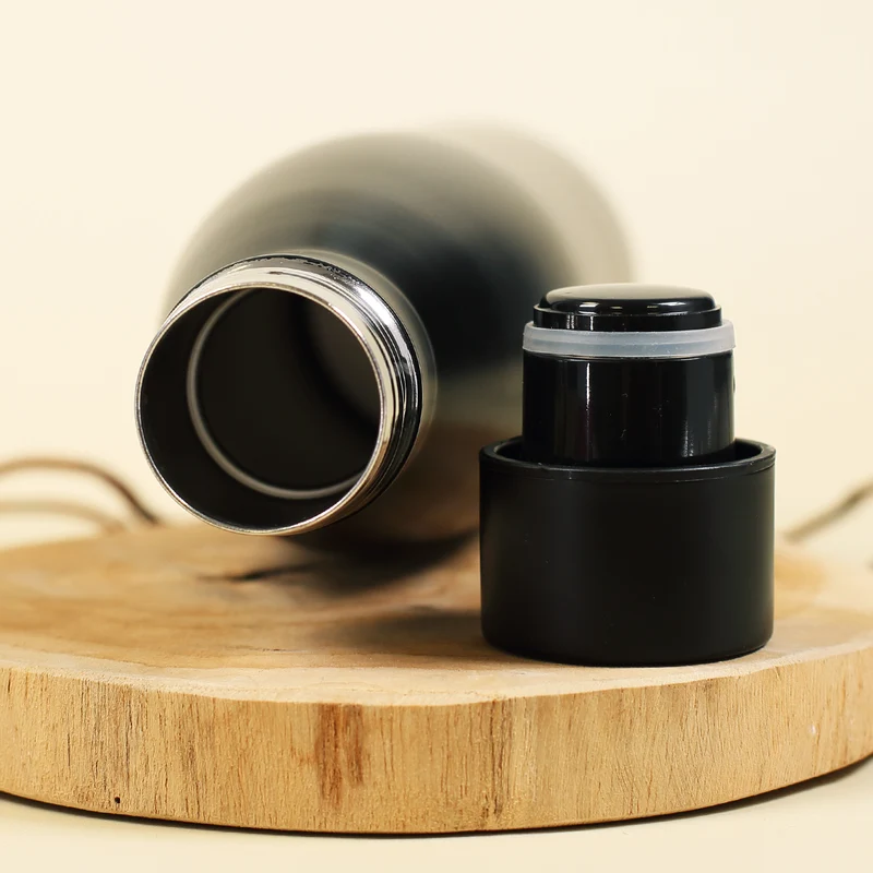 Thermosflasche in schwarz oder kupfer mit Namensgravur