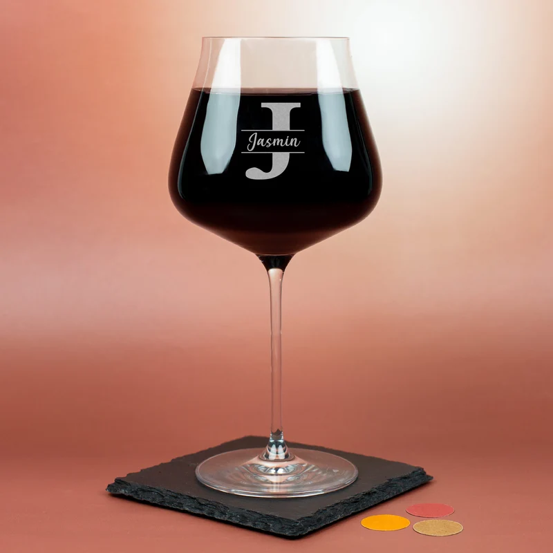 Burgunderglas mit Gravur von Initiale & Name | Personalisiertes Weinglas von Leonardo 770ml