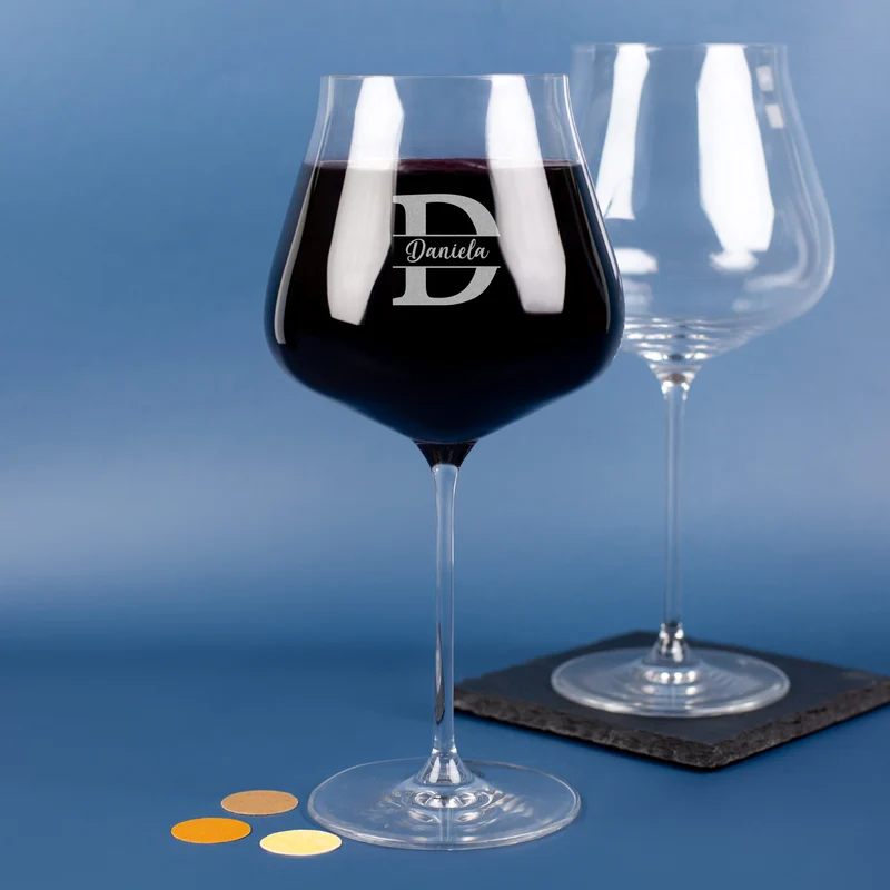 Burgunderglas mit Gravur von Initiale & Name | Personalisiertes Weinglas von Leonardo 770ml