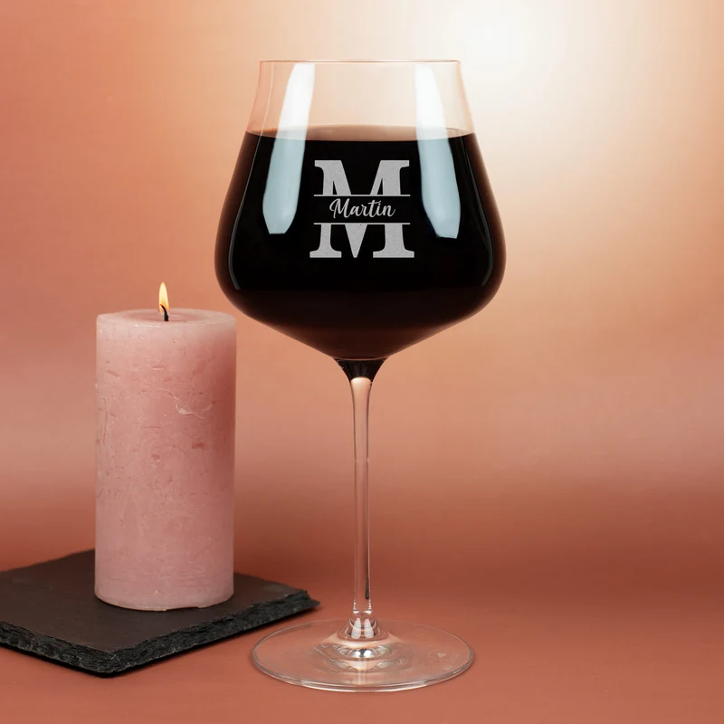Burgunderglas mit Gravur von Initiale & Name | Personalisiertes Weinglas von Leonardo 770ml