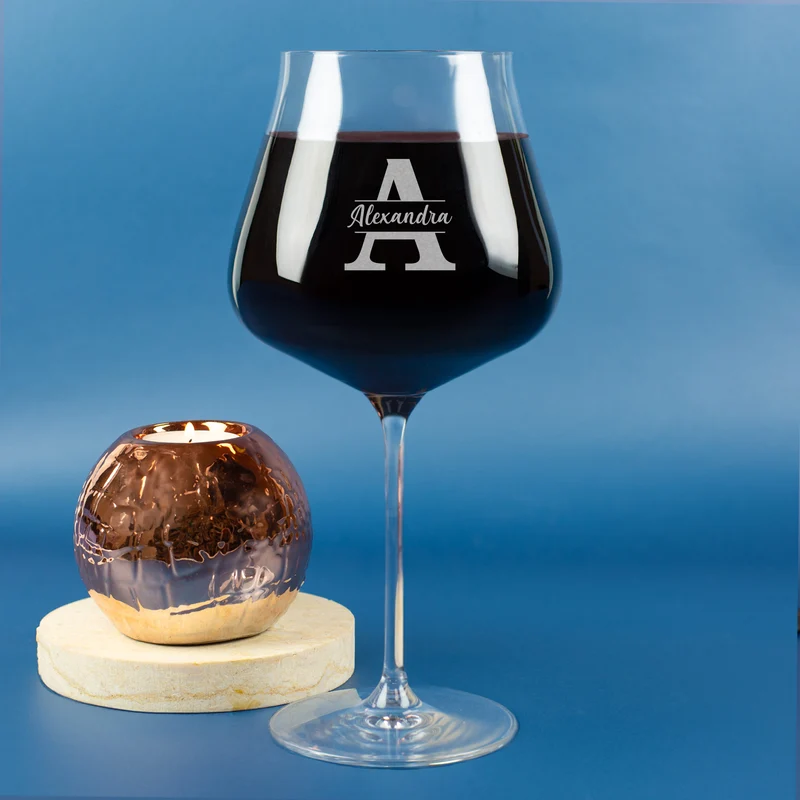 Burgunderglas mit Gravur von Initiale & Name | Personalisiertes Weinglas von Leonardo 770ml