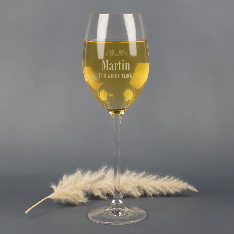 Leonardo Weißweinglas mit Gravur - It’s Wine O’Clock! & Name | Personalisiertes Geschenk
