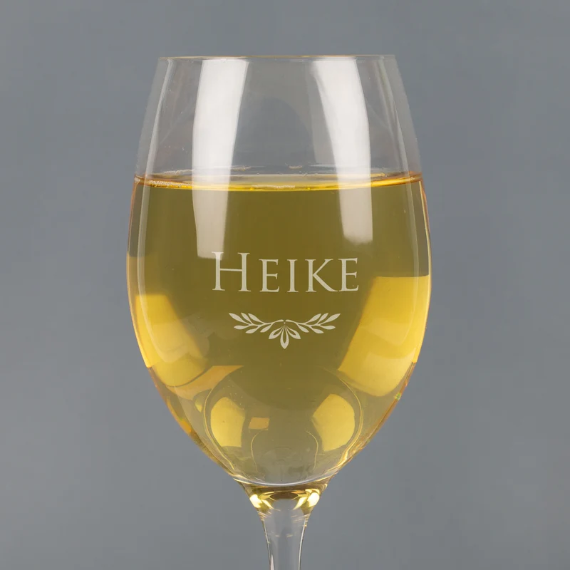 Leonardo Weißweinglas mit Ornament & Namensgravur | Personalisiertes Geschenk für Weinliebhaber