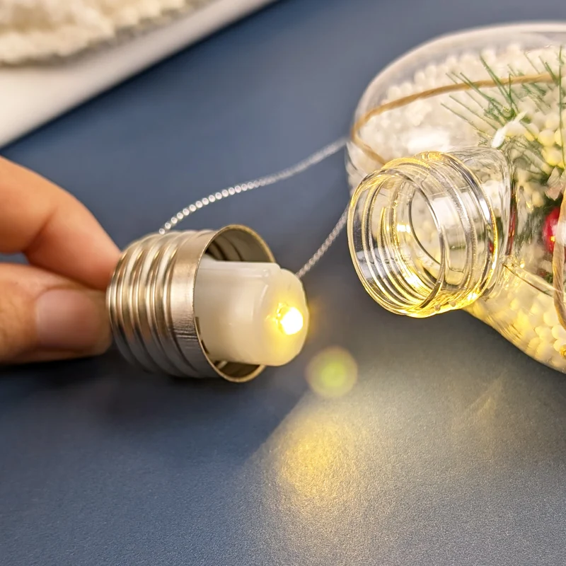 LED Weihnachtskugeln mit Schnee und Zweig in 3 Formen