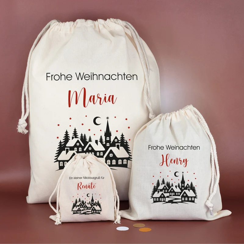 Personalisierter Geschenksack zu Weihnachten mit Wunschtext | Baumwollbeutel mit Winterdorf-Motiv