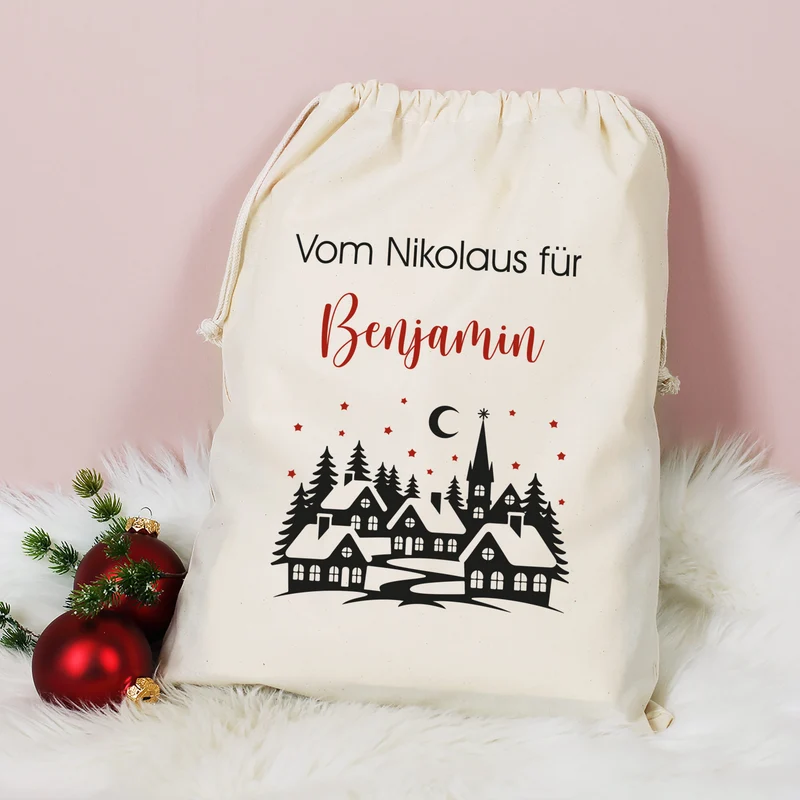 Personalisierter Geschenksack zu Weihnachten mit Wunschtext | Baumwollbeutel mit Winterdorf-Motiv