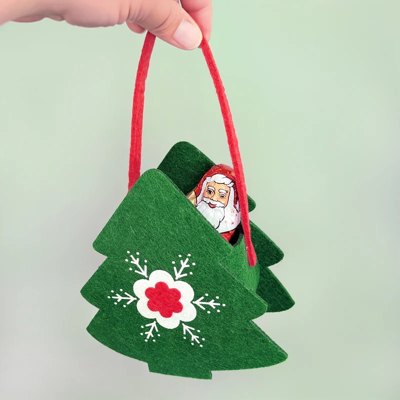 Geschenktasche aus Filz zu Weinachten mit verschiedenen Motiven und Tragegriff