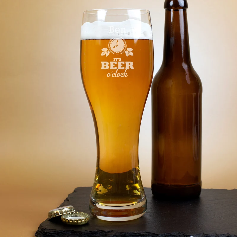 Weizenbierglas Beer o'clock mit Namensgravur in zwei Größen