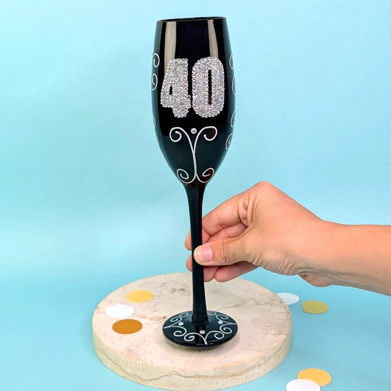 Schwarzes Sektglas mit Glitzerzahl für runde Geburtstage & Jubiläum