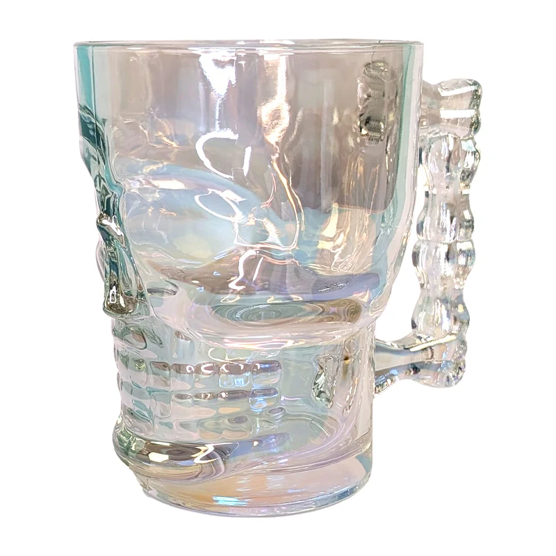 Totenkopf-Bierglas 500 ml | irisierendes Trinkglas mit Griff in Knochenform