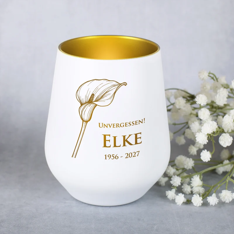 Personalisiertes Windlicht als Trauerkerze mit Gravur und Calla-Motiv | Weiß & Schwarz
