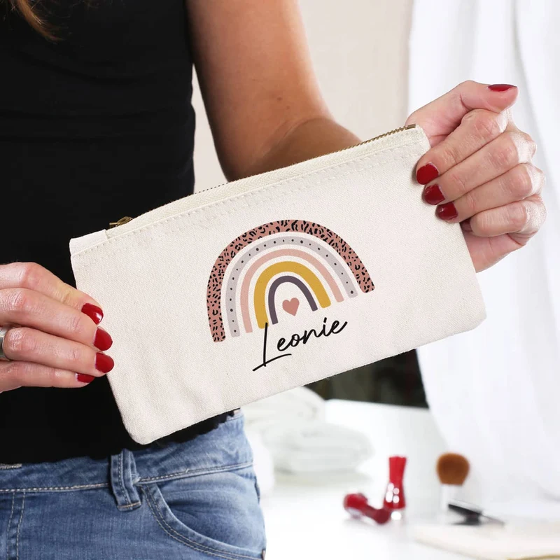 Kosmetiktasche mit Regenbogen-Motiv und Name, 2 Farben zur Auswahl