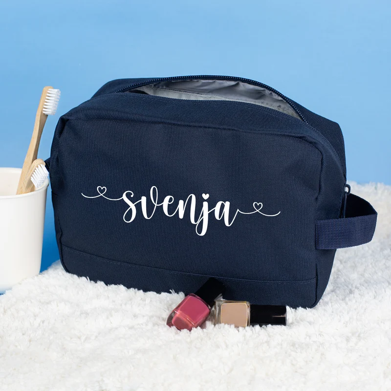 Kulturbeutel in Schwarz, Navy oder Rosa mit Namensaufdruck