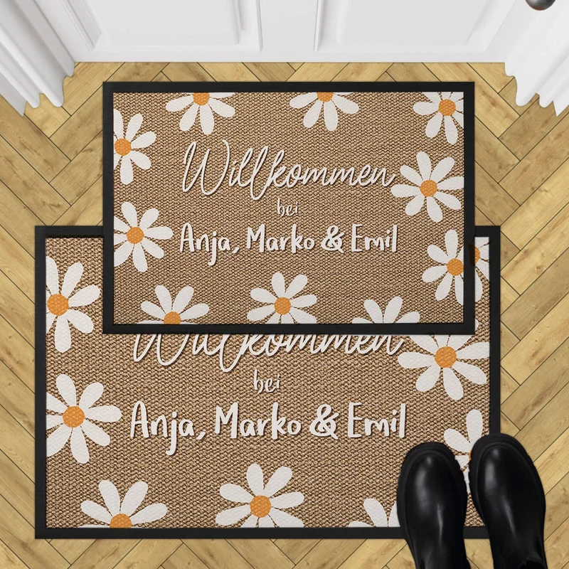 Willkommen bei - Fußmatte mit Blumenmotiv und Ihren Wunschnamen