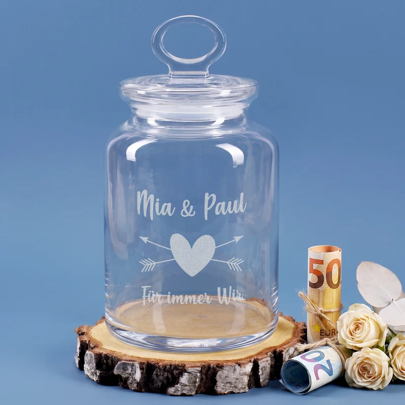 Das perfekte Hochzeitsgeschenk - Gravierte Glasdose mit Herz und Wunschtext graviert