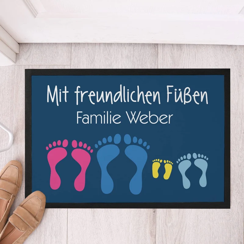 Bedruckte Fußmatte Mit freundlichen Füßen - personalisiert mit Text