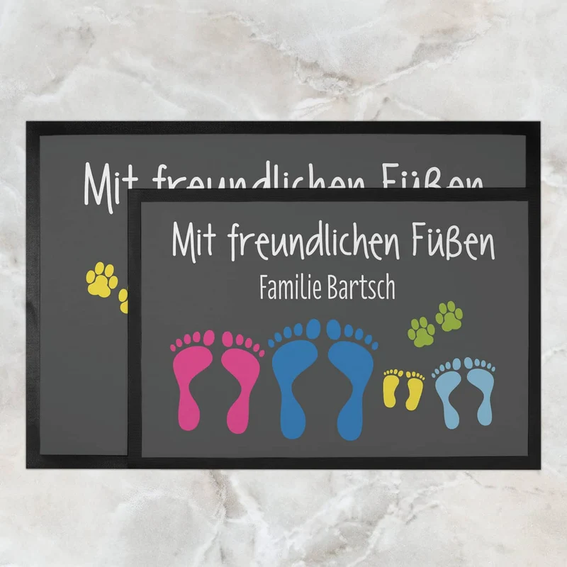 Bedruckte Fußmatte Mit freundlichen Füßen - personalisiert mit Text
