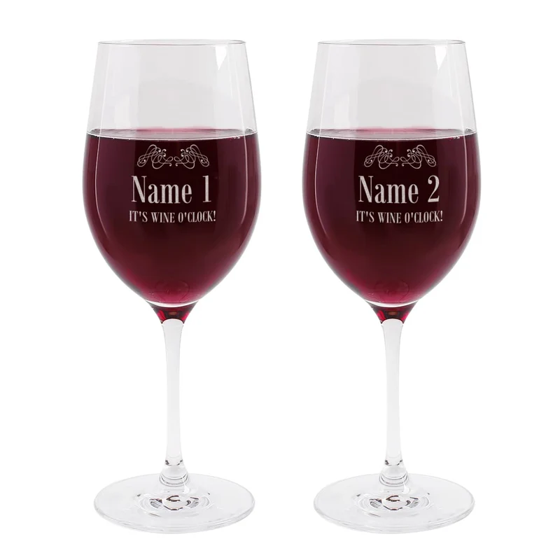 2 gravierte Weingläser It's Wine O'Clock mit Wunschnamen