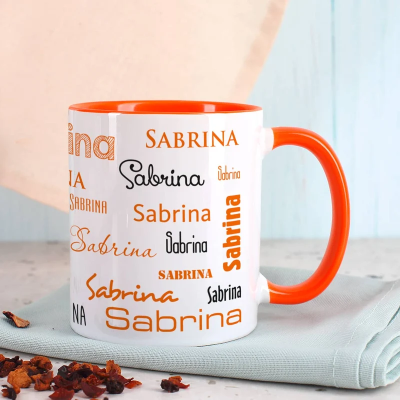 Tasse mit Ihrem Namen in verschiedenen Schriftarten und Farben