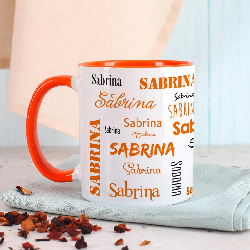 Tasse mit Ihrem Namen in verschiedenen Schriftarten und Farben