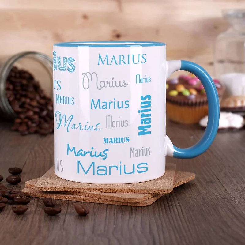 Tasse mit Ihrem Namen in verschiedenen Schriftarten und Farben