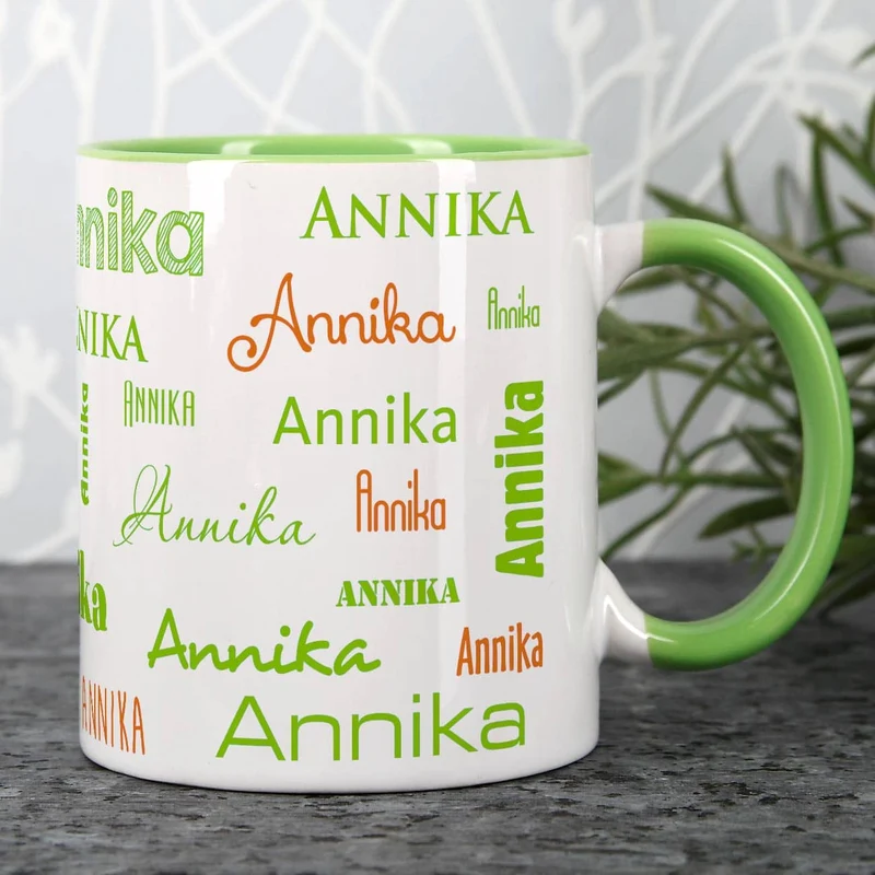 Tasse mit Ihrem Namen in verschiedenen Schriftarten und Farben