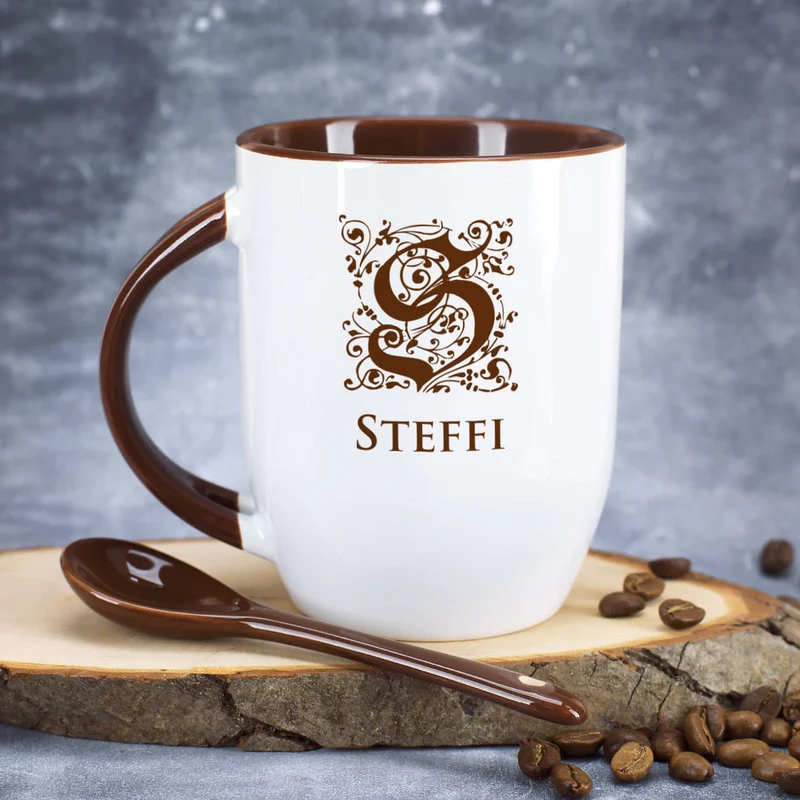 Tasse mit Monogramm