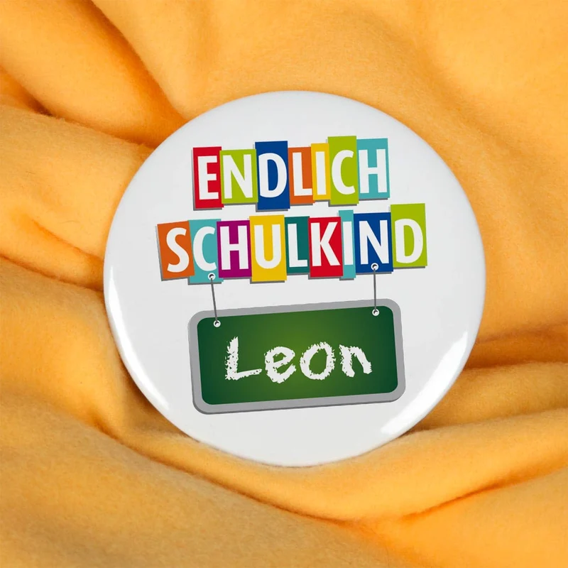 Endlich Schulkind - Button mit Wunschname, 56 mm