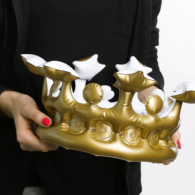 Aufblasbare Krone in Gold