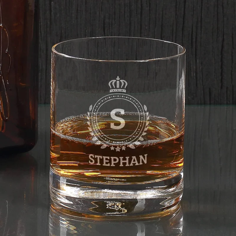 Whiskyglas mit Monogramm und Name