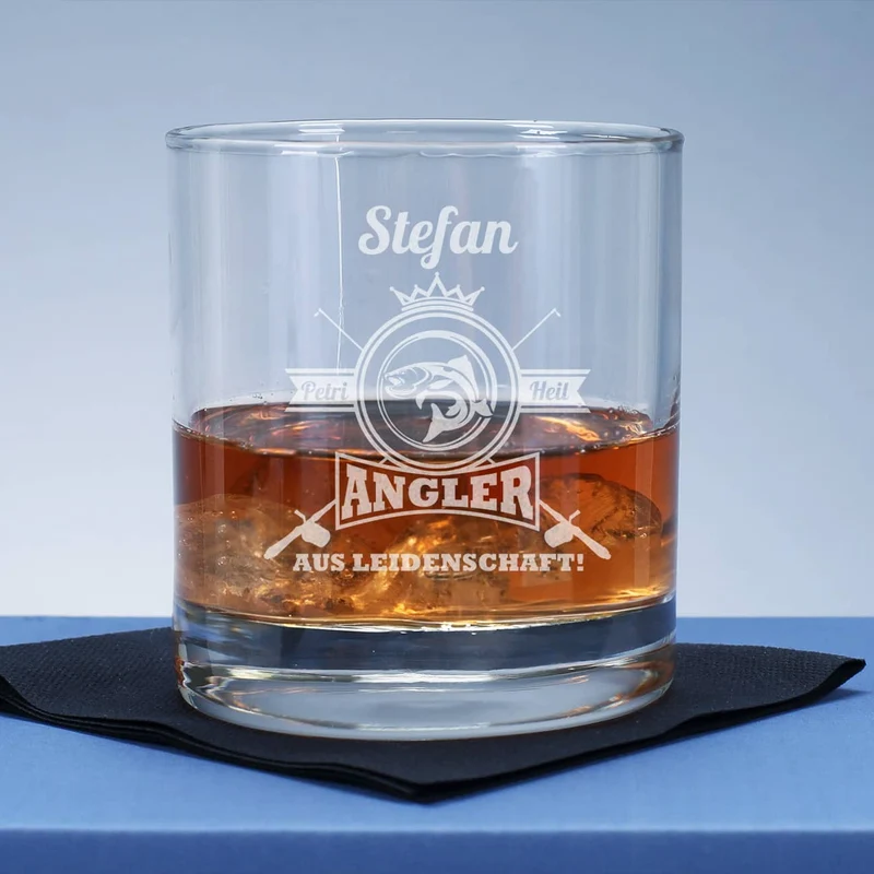 Angler aus Leidenschaft - graviertes Whiskyglas mit Name