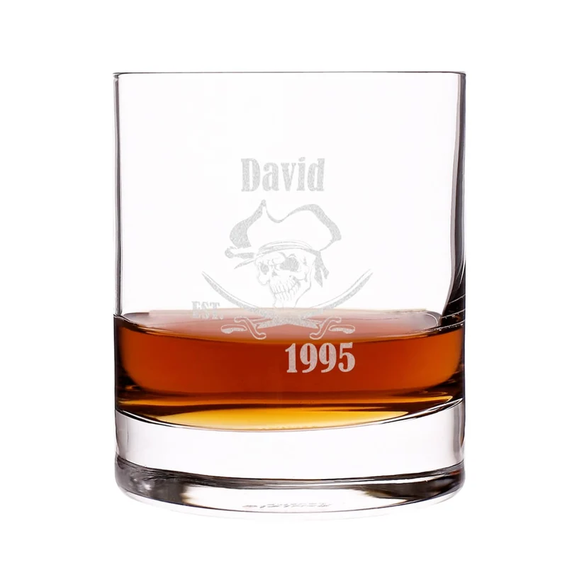 Rumglas graviert mit Piratenmotiv, Name und Geburtsjahr