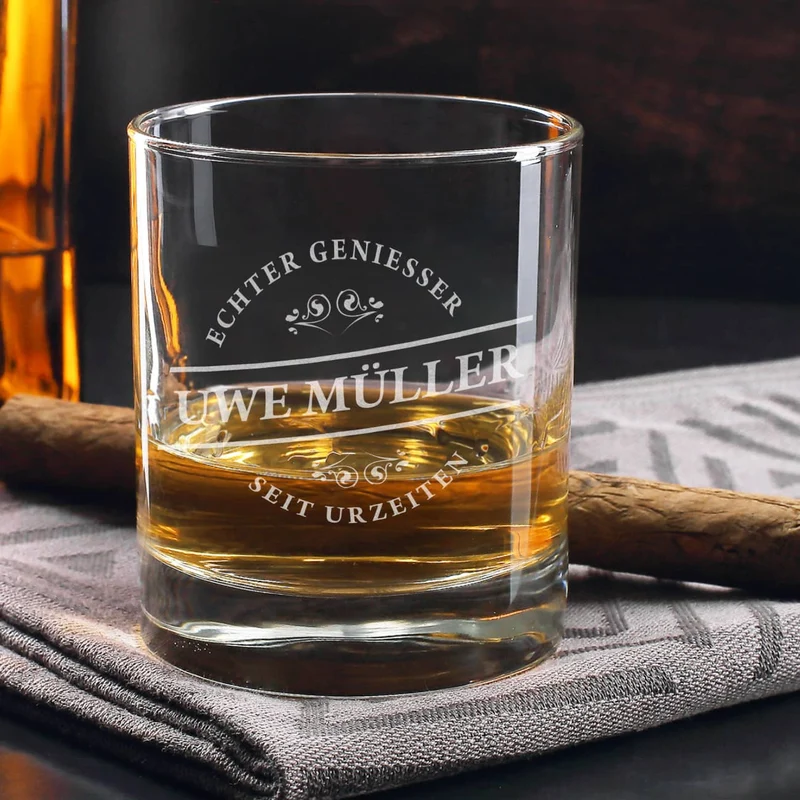Graviertes Whiskyglas Echter Geniesser mit Wunschnamen