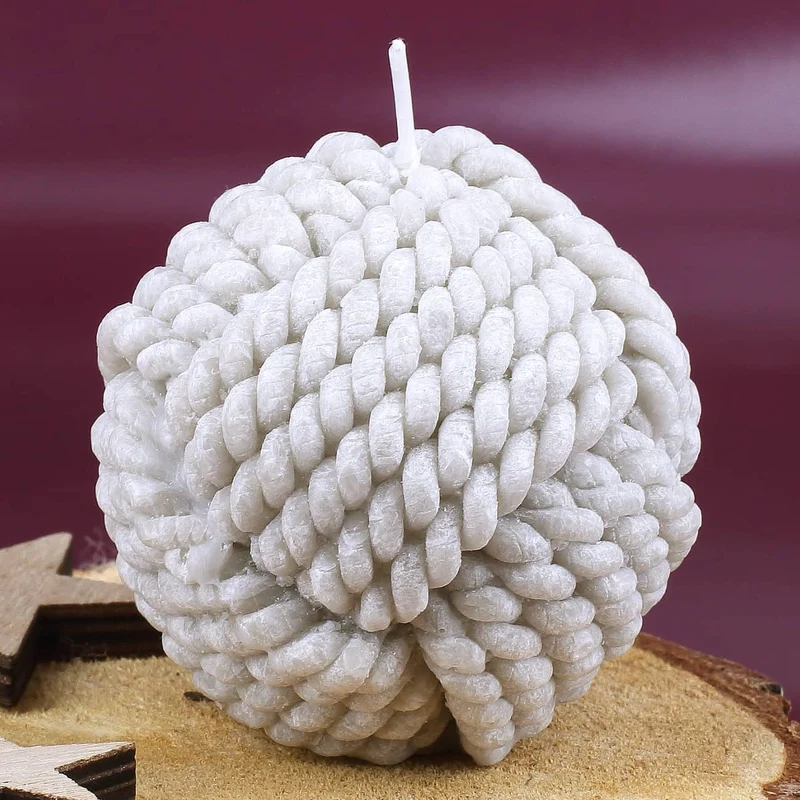 Kugelkerze in Grau mit Kordeldesign